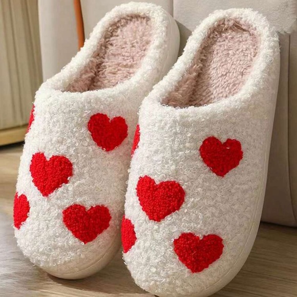 Sunday Soft Indoor Heart Valentines Day House Slippers - Picture 2 of 7